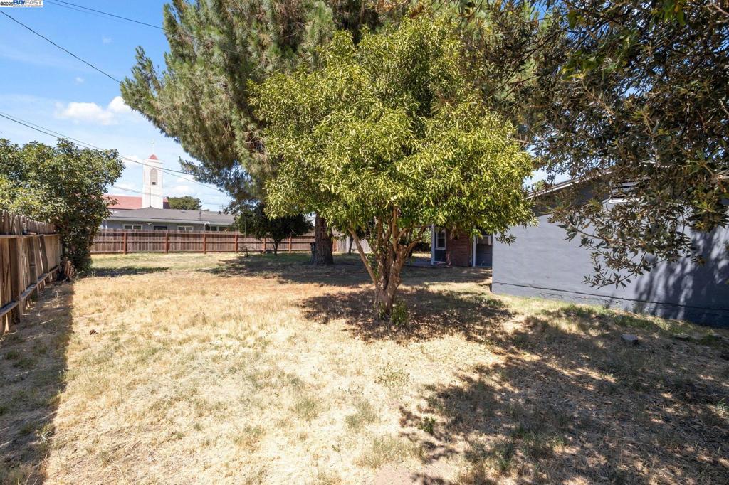 1747 Winton Way, Atwater, CA 95301