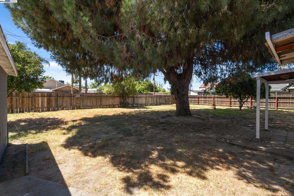 1747 Winton Way, Atwater, CA 95301