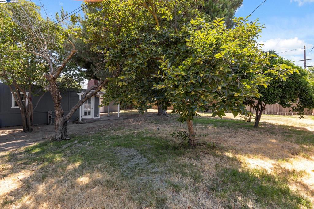 1747 Winton Way, Atwater, CA 95301