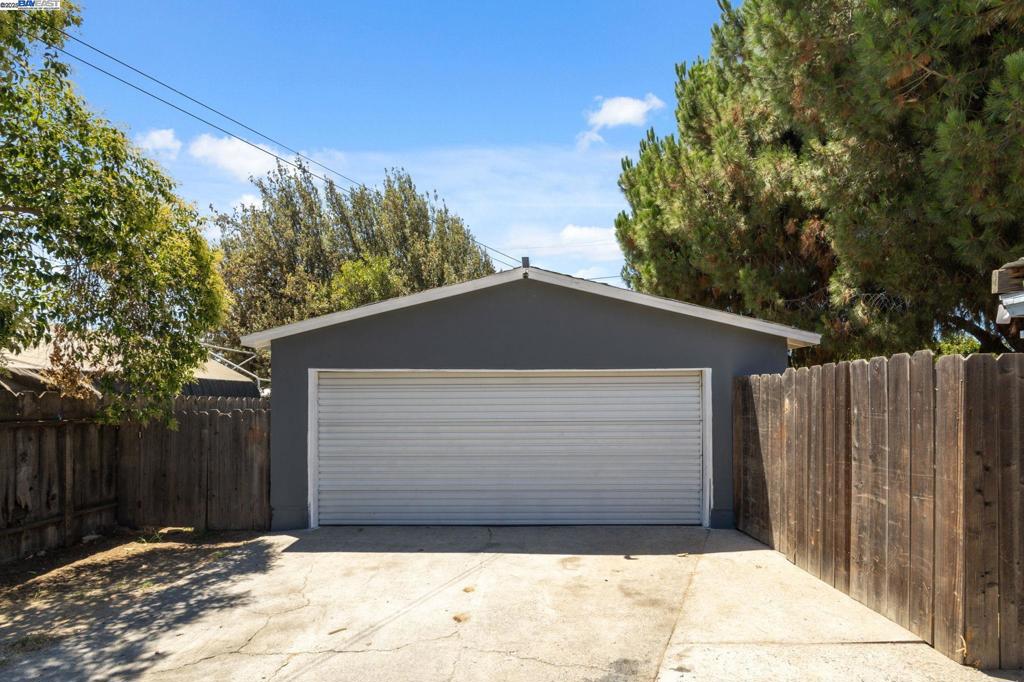 1747 Winton Way, Atwater, CA 95301