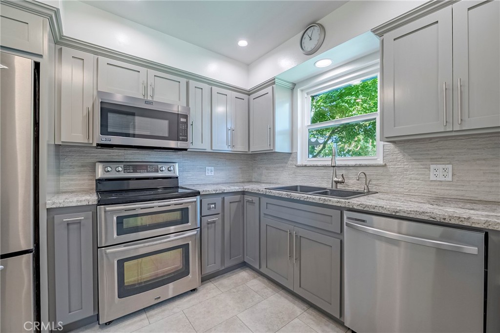 2601 Hoover Ct, Merced, CA 95340