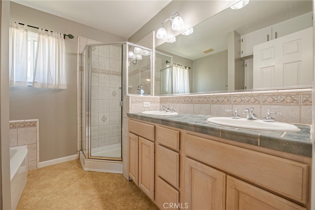 2601 Hoover Ct, Merced, CA 95340