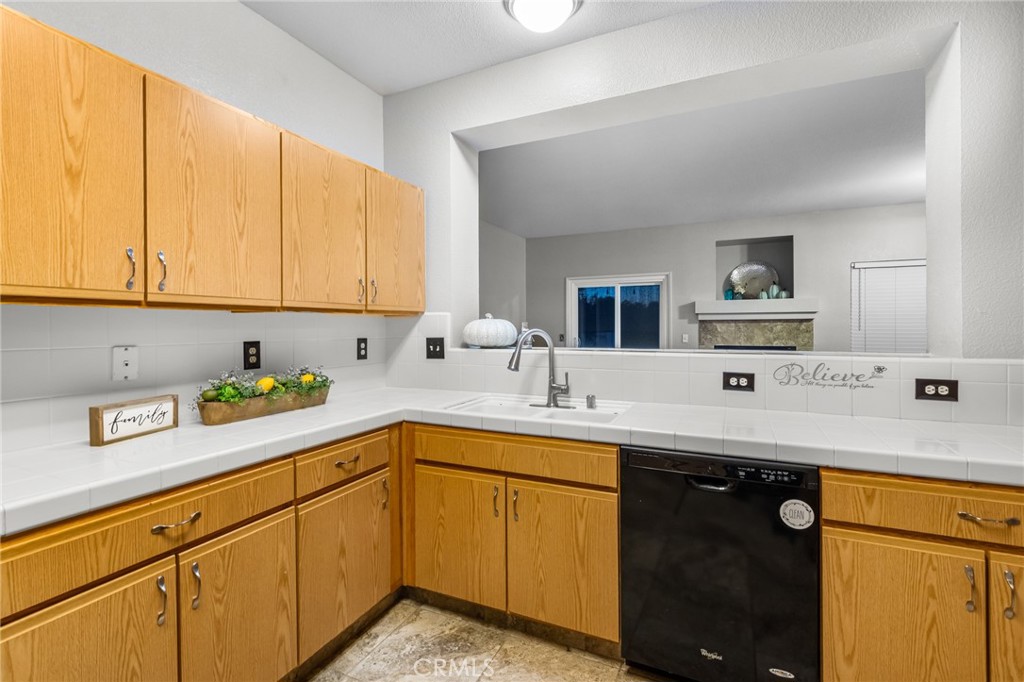 2037 Woodside Ct, Atwater, CA 95301