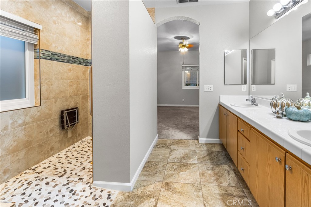 2037 Woodside Ct, Atwater, CA 95301