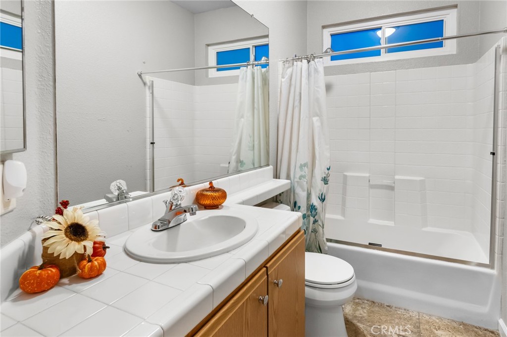2037 Woodside Ct, Atwater, CA 95301