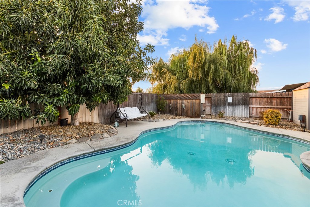 2037 Woodside Ct, Atwater, CA 95301