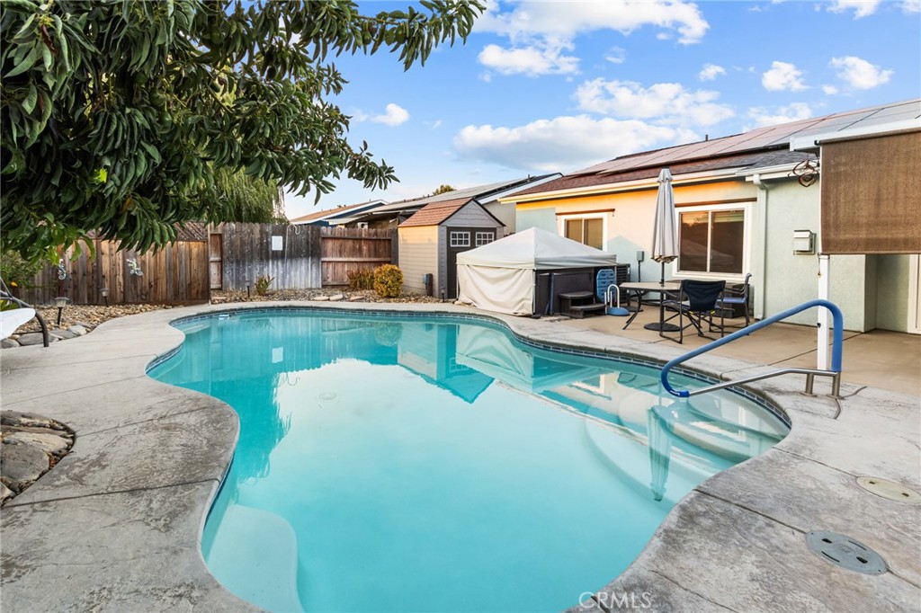 2037 Woodside Ct, Atwater, CA 95301