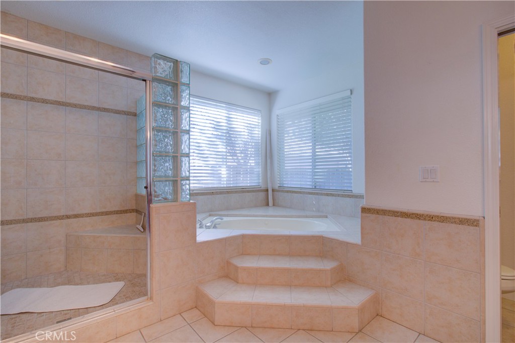 5261 Lucille Ln, Atwater, CA 95301