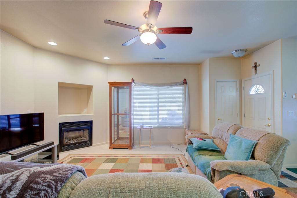 5261 Lucille Ln, Atwater, CA 95301