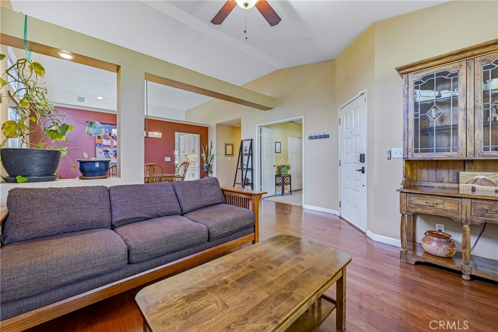 3438 Tres Logos Dr, Merced, CA 95348