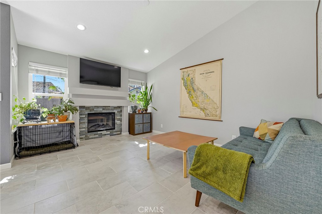 3438 Tres Logos Dr, Merced, CA 95348