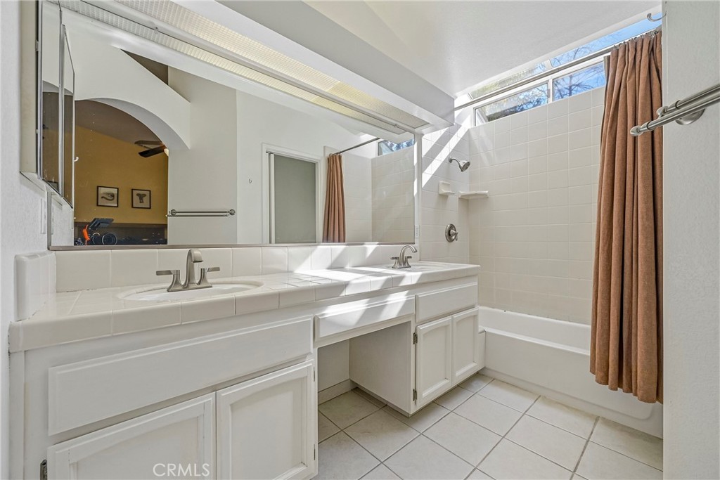 3438 Tres Logos Dr, Merced, CA 95348