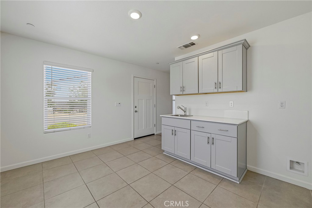 697 Heitz Ct, Merced, CA 95348