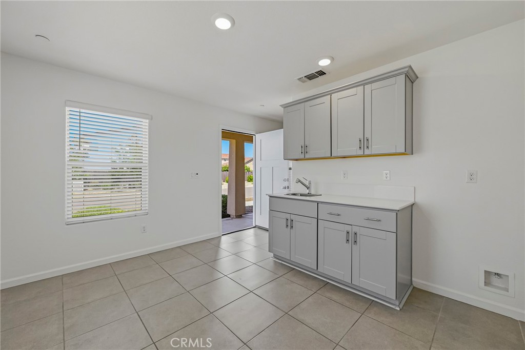 697 Heitz Ct, Merced, CA 95348