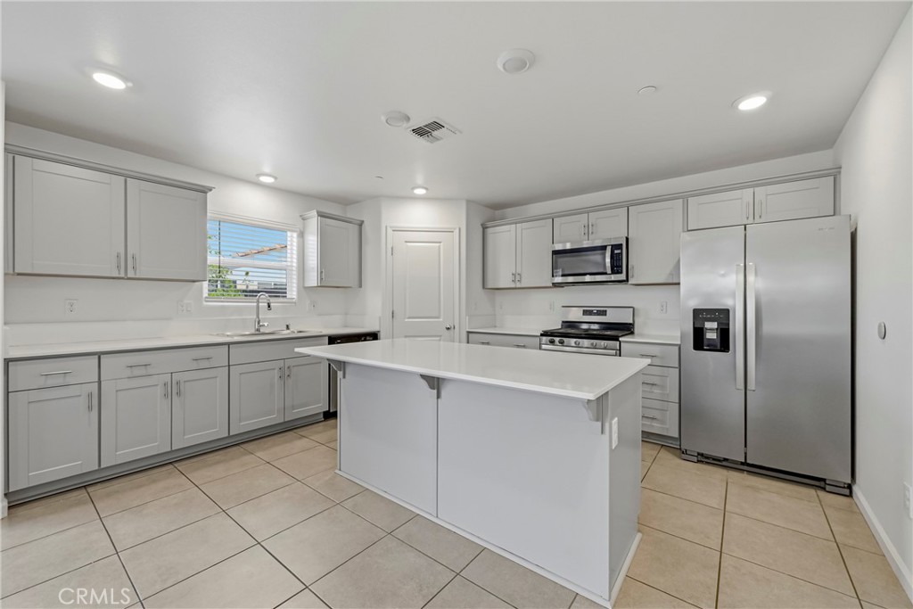 697 Heitz Ct, Merced, CA 95348