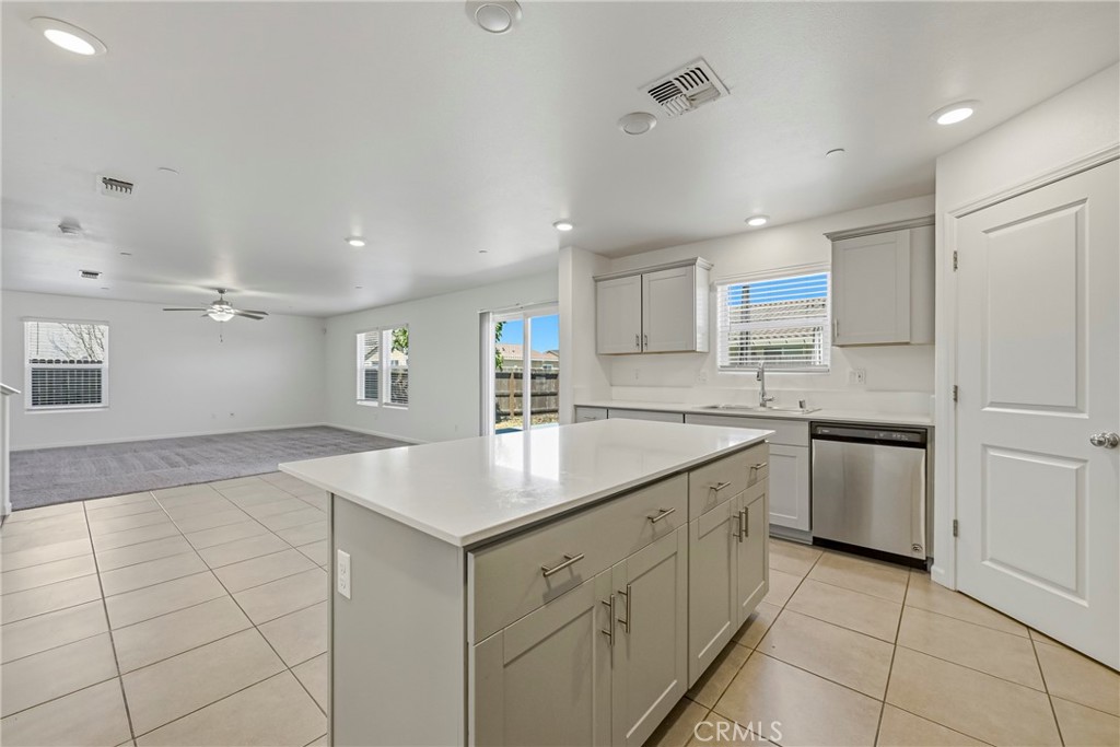 697 Heitz Ct, Merced, CA 95348