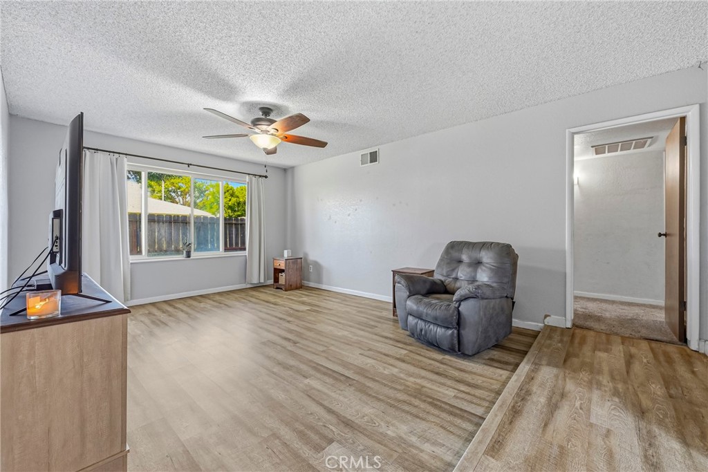 210 Tammy Dr, Atwater, CA 95301