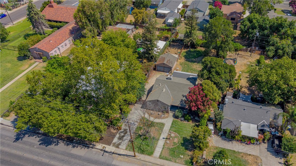 1221 E 21st St, Merced, CA 95340
