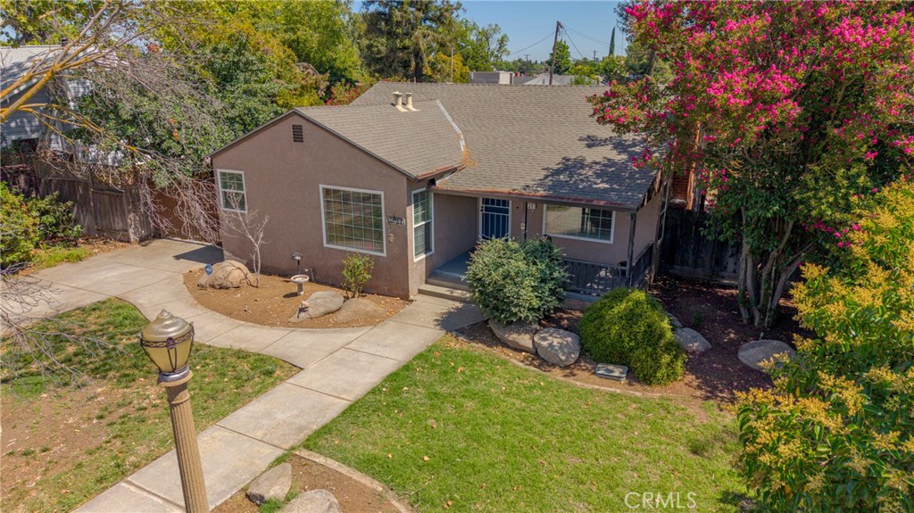 1221 E 21st St, Merced, CA 95340