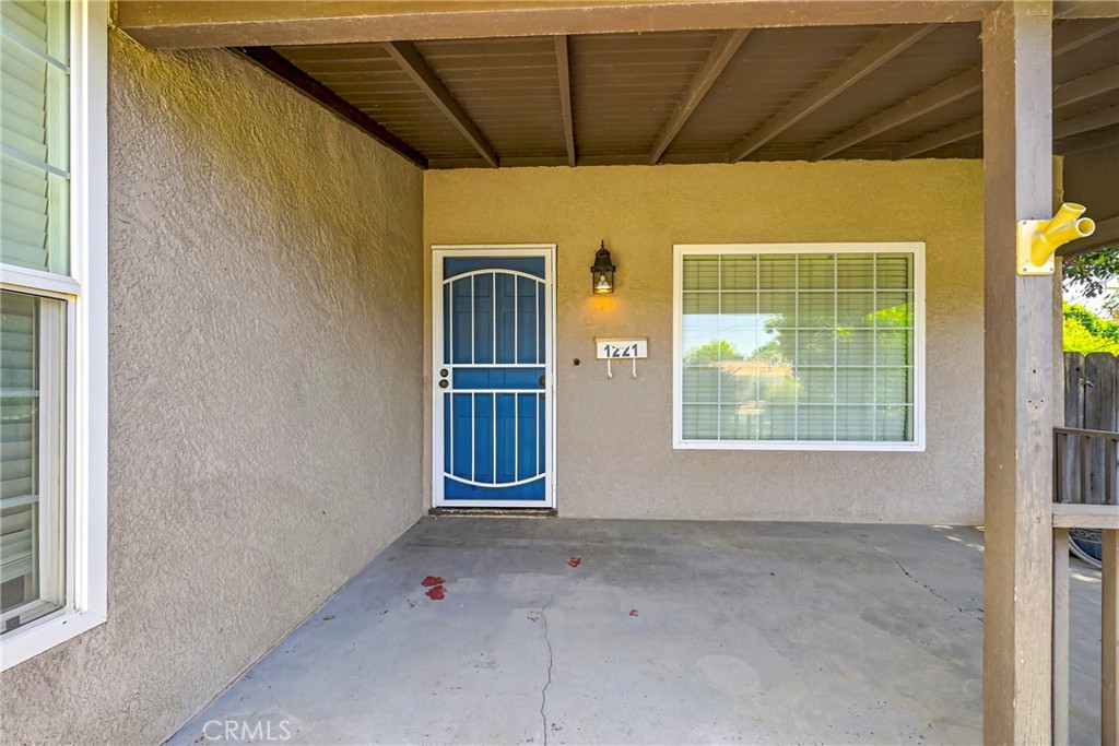 1221 E 21st St, Merced, CA 95340