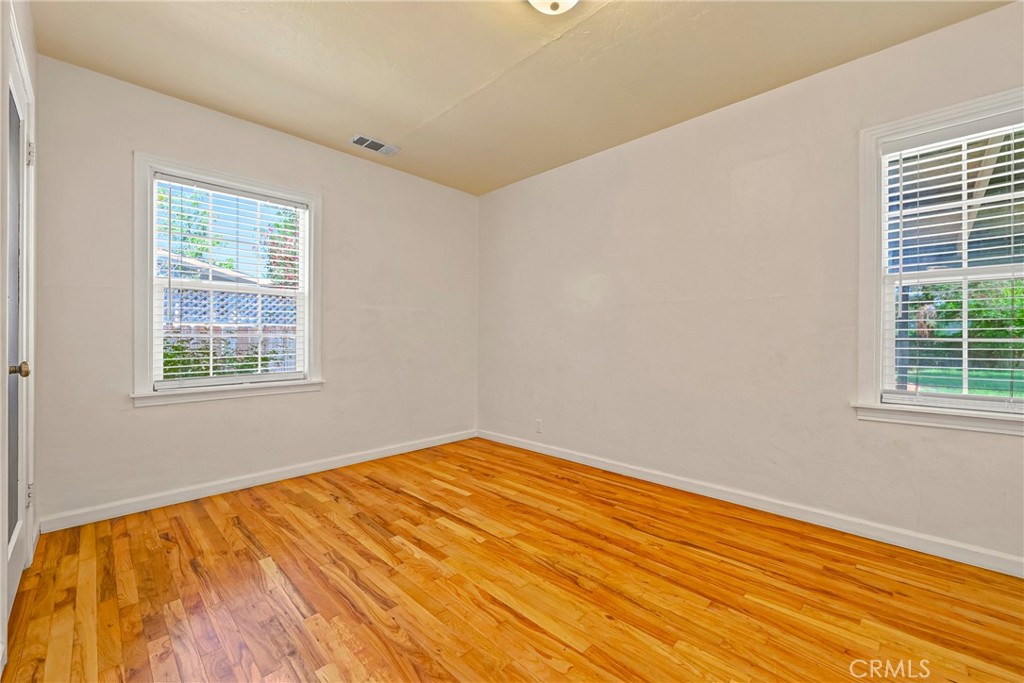 1221 E 21st St, Merced, CA 95340