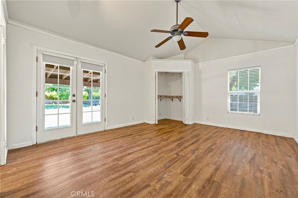 1221 E 21st St, Merced, CA 95340
