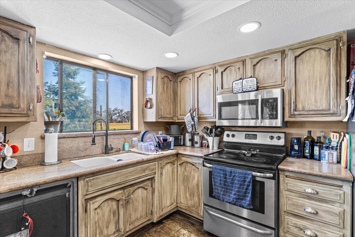 3888 W Avenue 1, Atwater, CA 95301