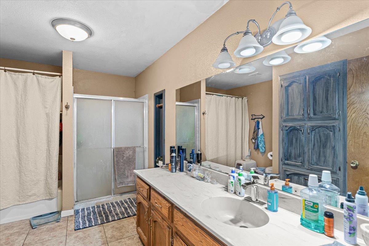 3888 W Avenue 1, Atwater, CA 95301