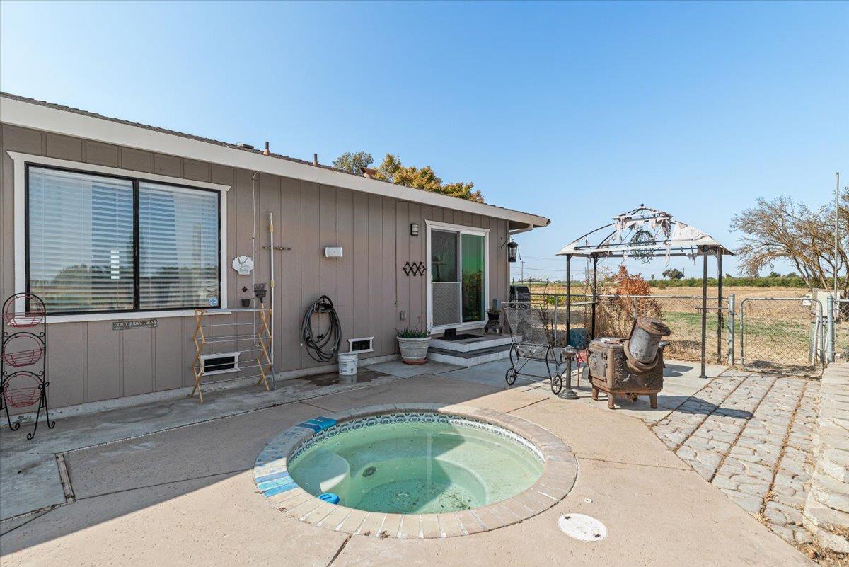 3888 W Avenue 1, Atwater, CA 95301