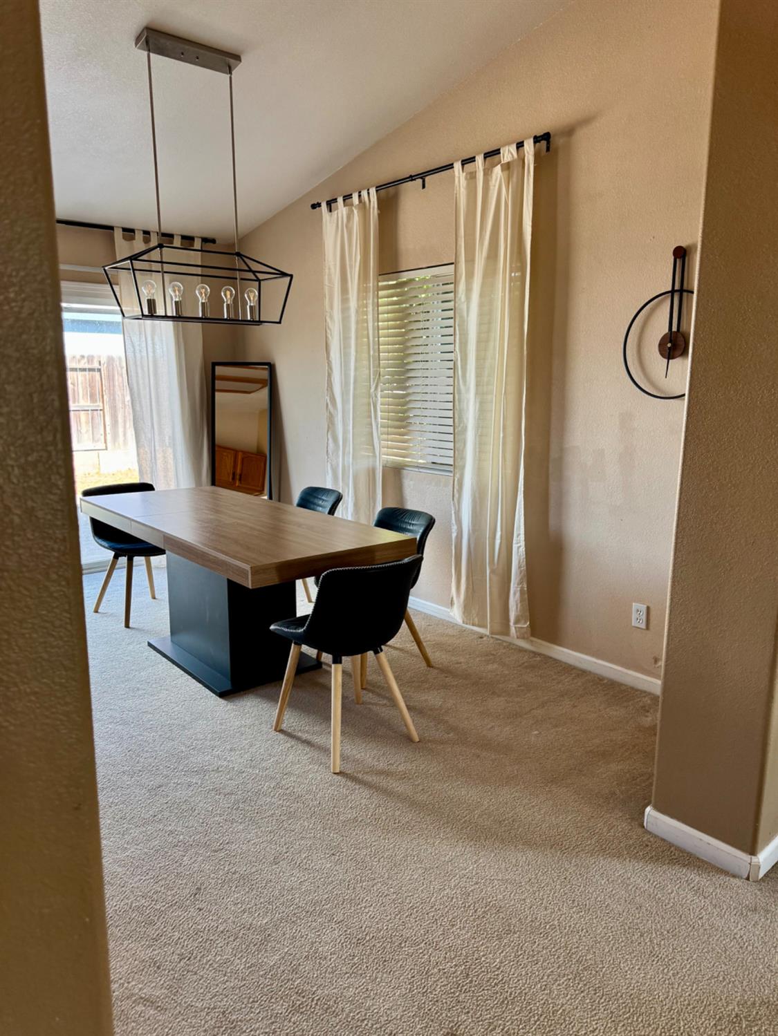 1384 W Almador Ter, Atwater, CA 95301