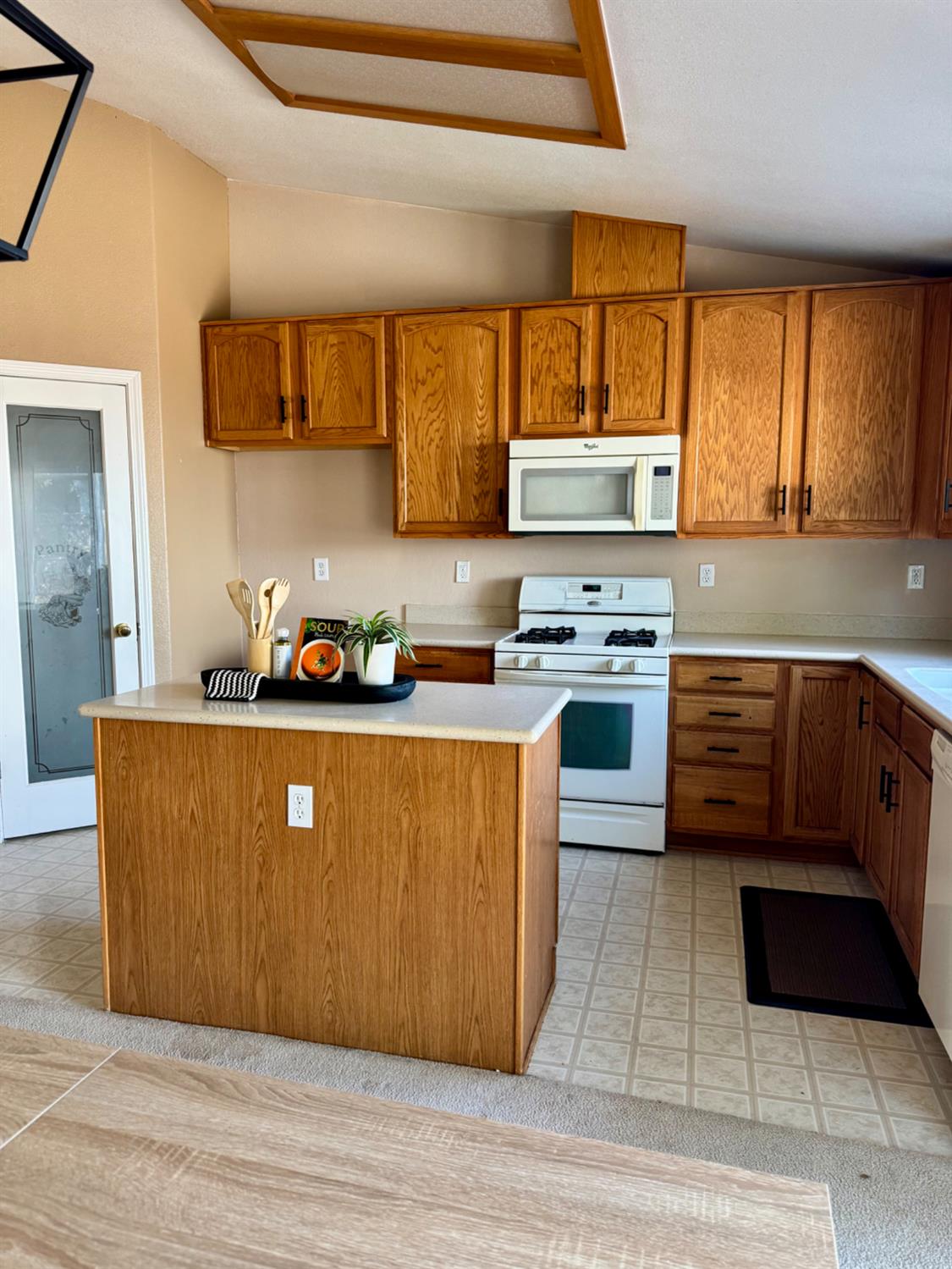 1384 W Almador Ter, Atwater, CA 95301