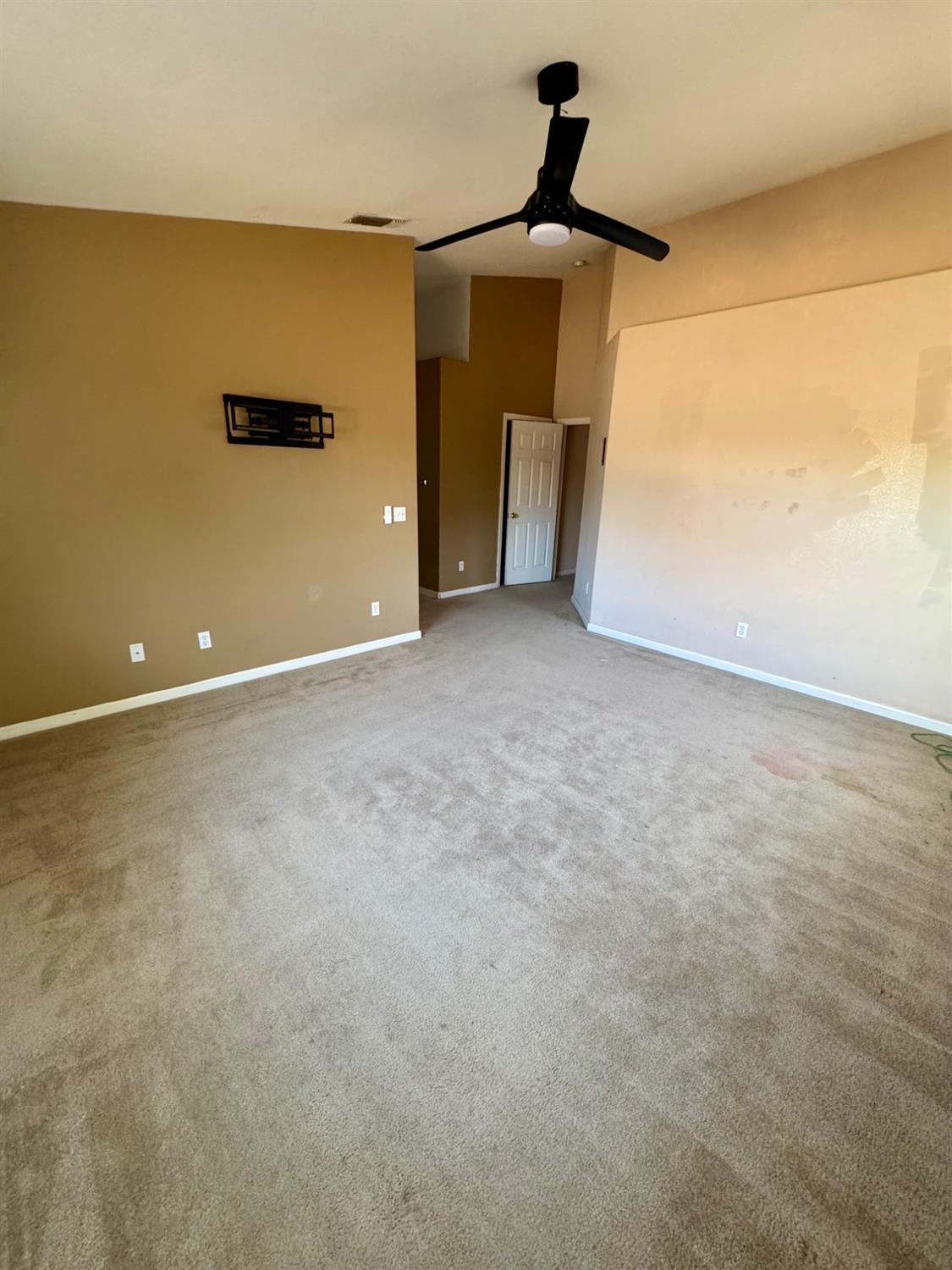 1384 W Almador Ter, Atwater, CA 95301