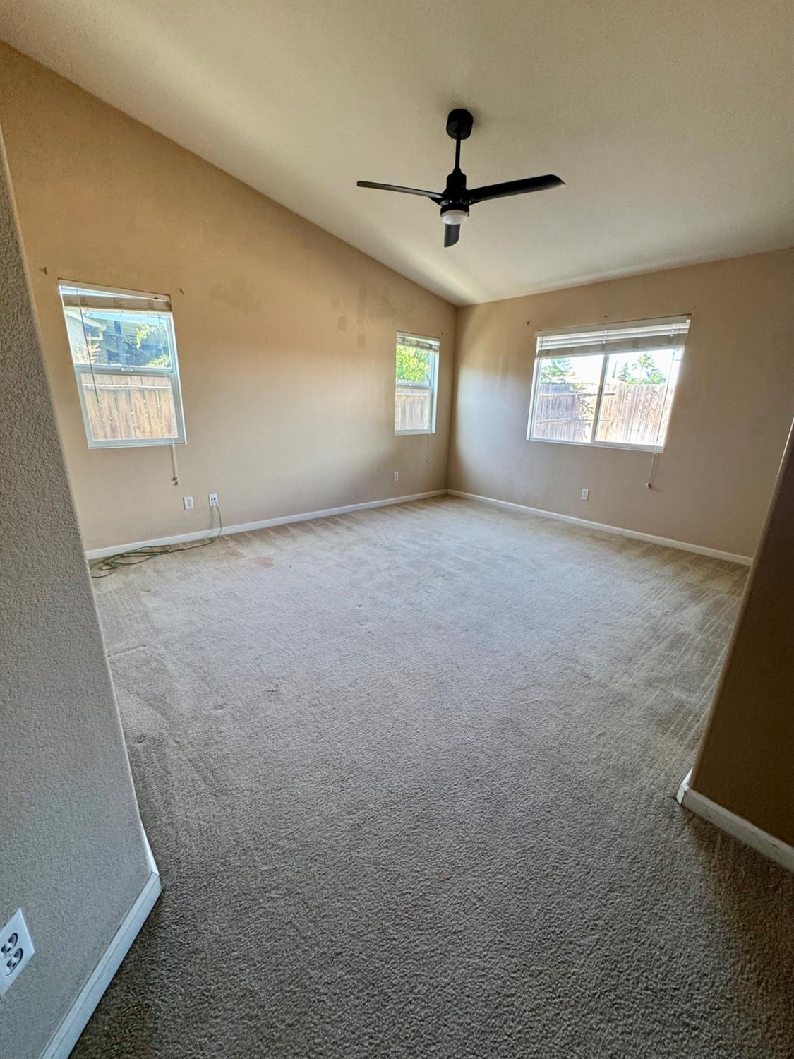 1384 W Almador Ter, Atwater, CA 95301