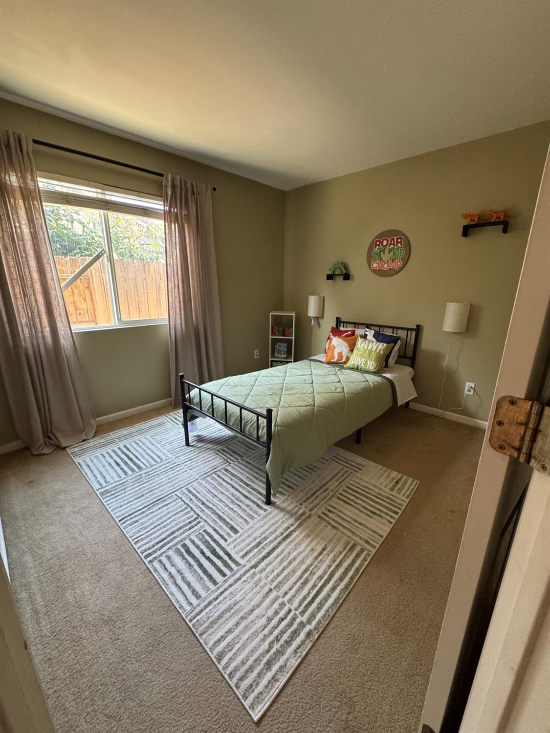 1384 W Almador Ter, Atwater, CA 95301