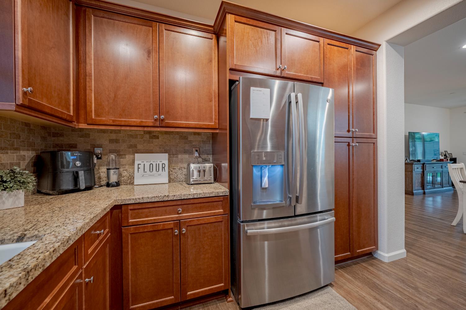 331 Carly Anne Dr, Merced, CA 95341